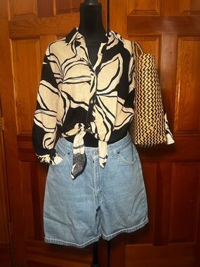 Vintage Light Blue High-Waist Women’s Denim Jean Shorts